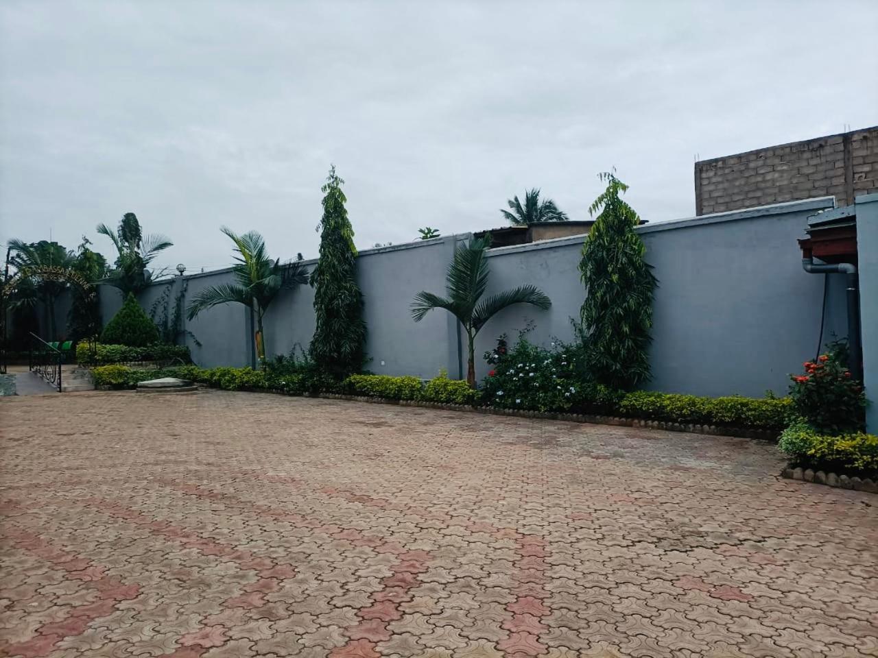 Residence Ambassa Etienne & Therese Yaoundé Exterior foto